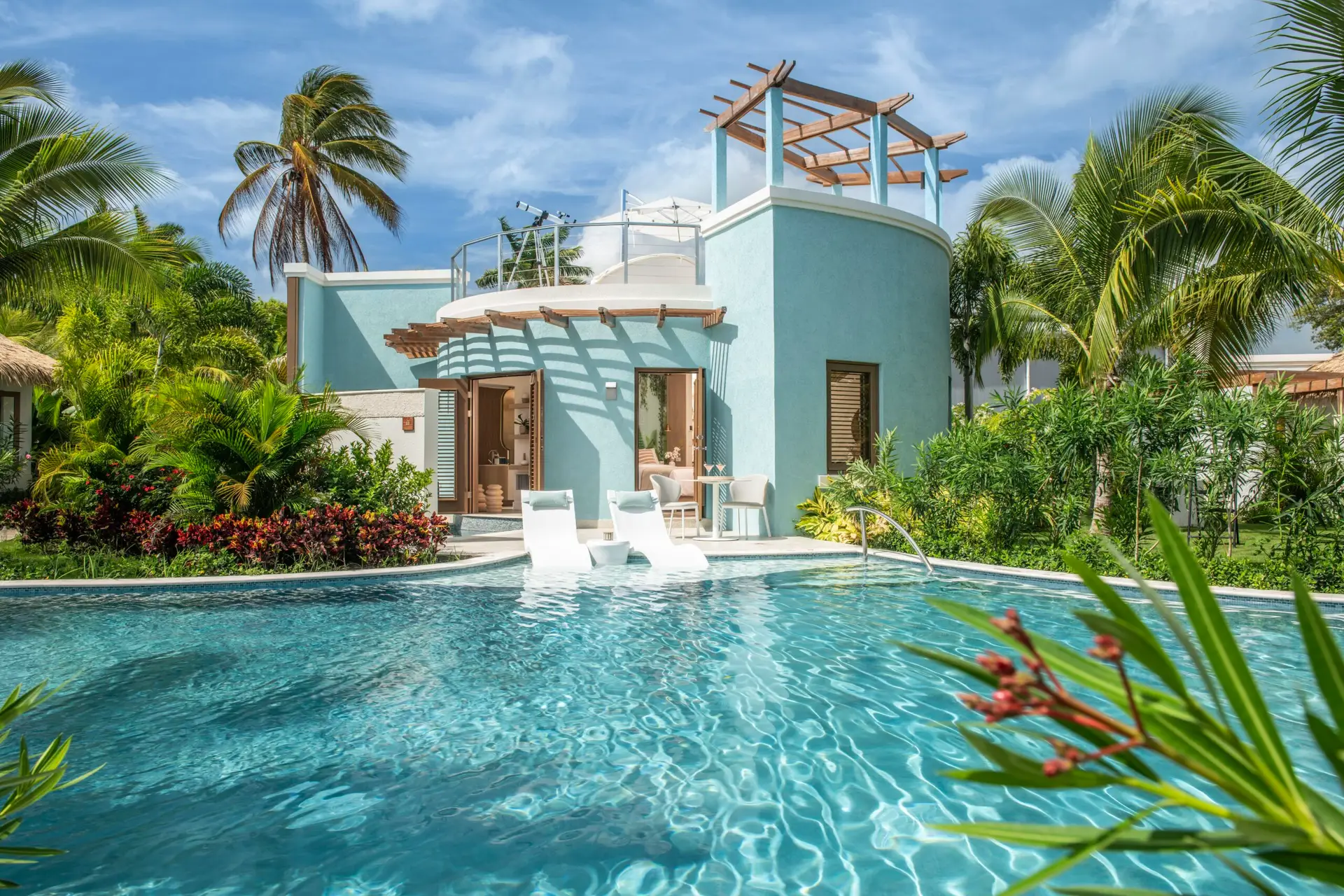 sandals dunns river sky pool suite
