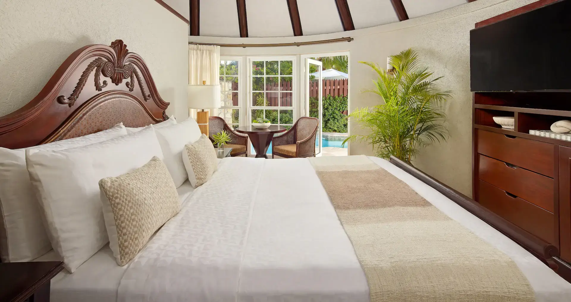 Sandals 777 deals
